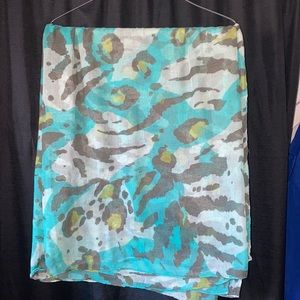 A Beautiful Turquoise Scarf